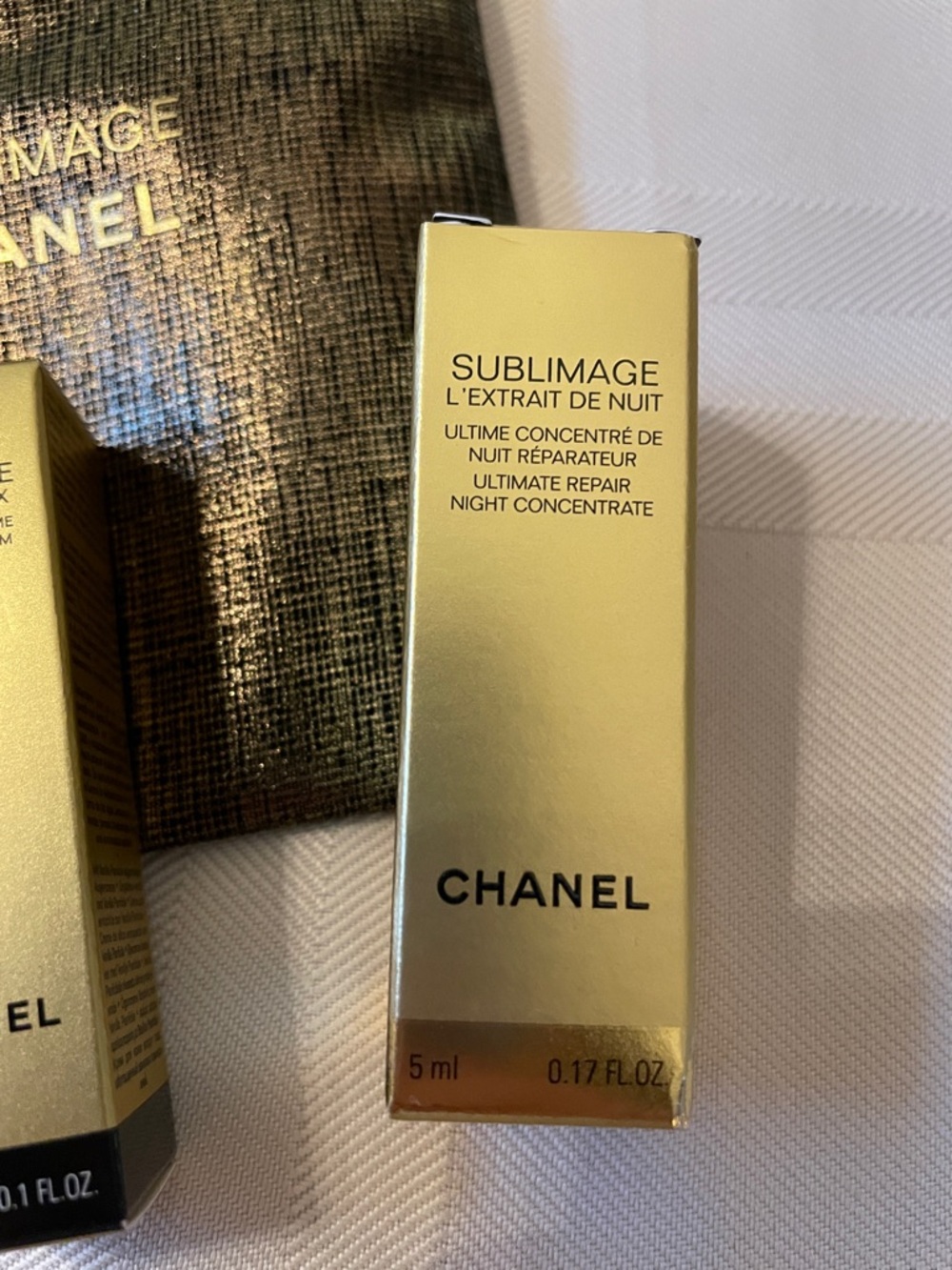 CHANEL Gold Sublimage Mini Skincare Trio with Metallic Pouch - Picture 4 of 4